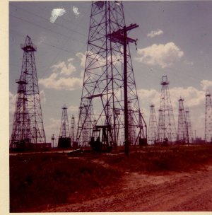 302  Pelly Oil Field .jpg