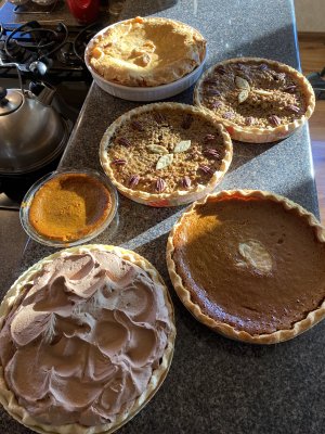 2021 Thanksgving pies.jpg