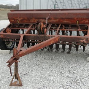 Media 'IH model 10 drill.JPG' in category 'Grasses, Pastures and Hay'